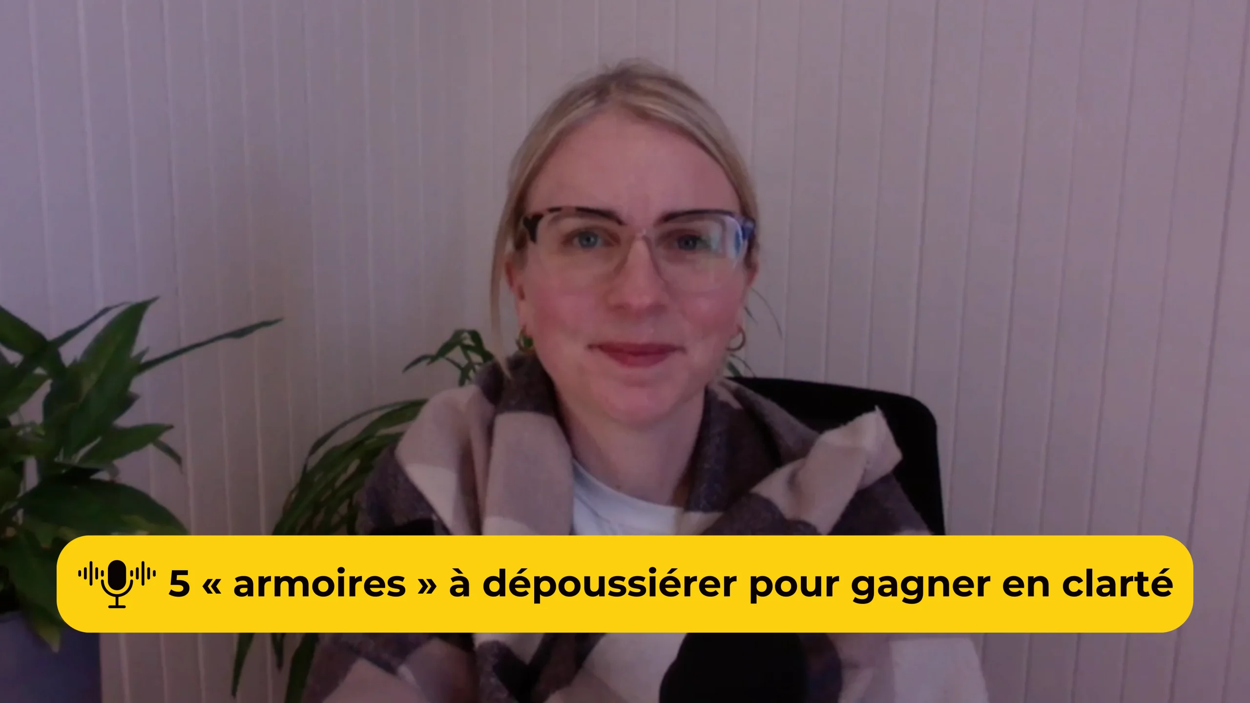Dans cet épisode de J’aime ta compagnie, Marie-Michèle propose aux OBNL de faire un grand ménage stratégique printanier, afin de clarifier notre planification stratégique annuelle. Elle partage cinq piliers (ou armoires à dépoussiérer!) pour renforcer notre cohérence organisationnelle, soutenir notre mission et réduire l’épuisement des équipes.